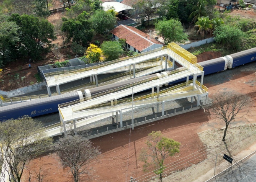 de Catanduva -Passarela de pedestres sobre a linha férrea em Catanduva