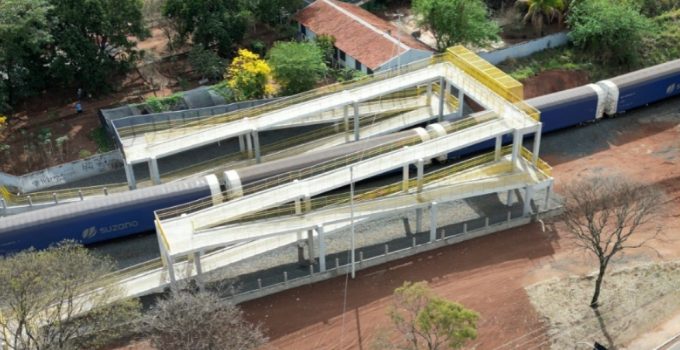 de Catanduva -Passarela de pedestres sobre a linha férrea em Catanduva
